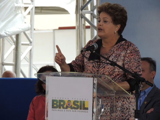 Dilma acredita que panelaços são manifestações normais da democracia