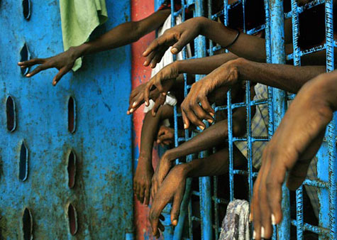 Brasil tem mais de 715 mil presos e é o terceiro país do mundo com maior população carcerária