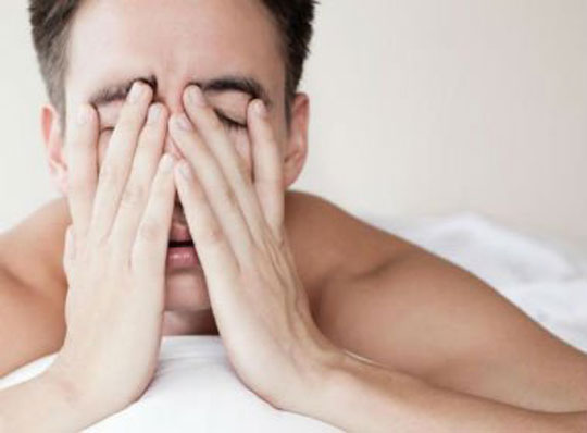 Pessoas com problemas para dormir podem ser mais sensíveis à dor