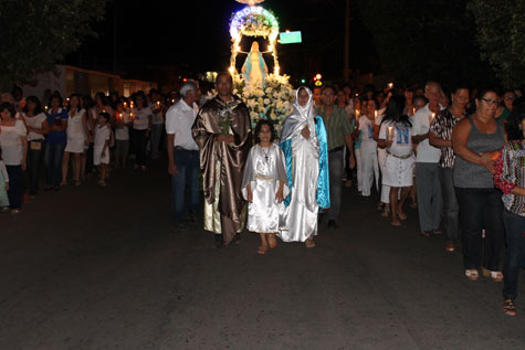 Brumado: Com procissão e missa, católicos celebram o encerramento do mês de Maria