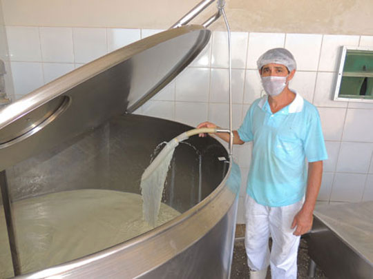 Seca causa baixa na produção do leite e inflaciona valor dos derivados em Brumado