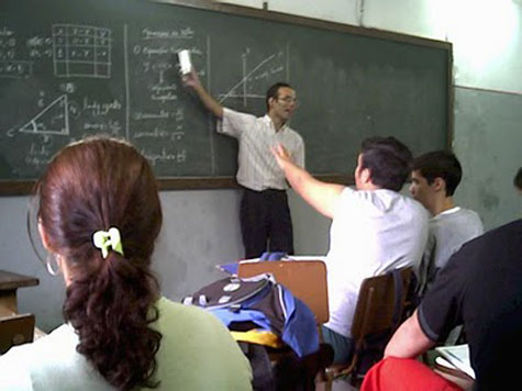 Estudo mostra que quase 90% dos professores brasileiros se sentem desvalorizados