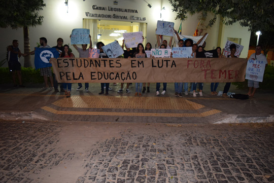 Brumado: Estudantes aderem ao protesto nacional contra Temer e a PEC 241