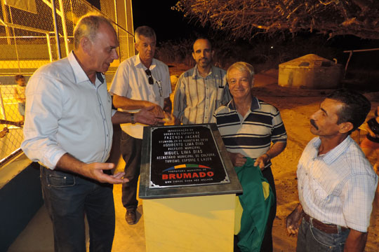 Brumado: Prefeitura inaugura quadra poliesportiva na comunidade de Jacaré