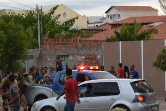 Carregando explosivos, foragido da cadeia de Brumado morre em confronto com a polícia