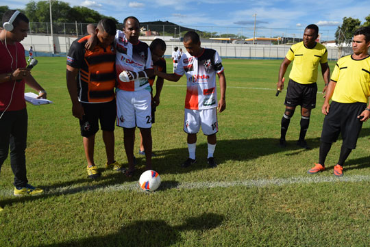 Mesmo sem gols, o domingo foi de emoção no retorno do Campeonato Brumadense de Futebol 2017