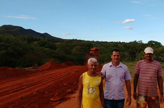 Brumado: Indicação do vereador Palito resulta na recuperação de estrada na zona rural