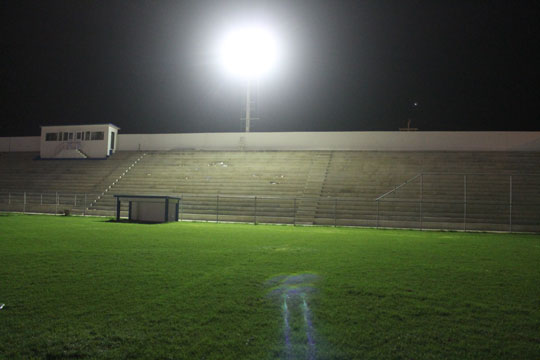 Brumado: Começam os testes de iluminação no Estádio dos Prazeres