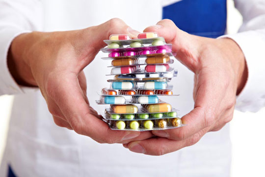 OMS: Cerca de 50% das pessoas toma remédio sem prescrição médica