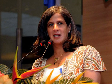 Com morte de Campos, PSB destaca importância de Renata na campanha eleitoral