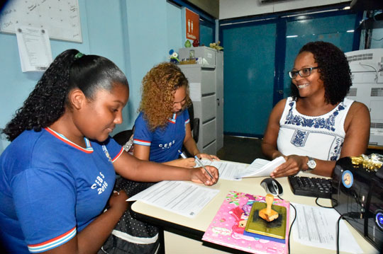 Escolas estaduais realizam renovação de matrícula em Brumado