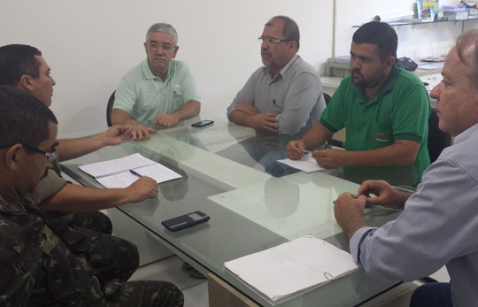 Representantes do Exército visitam Brumado para resolver problemas na Operação Pipa
