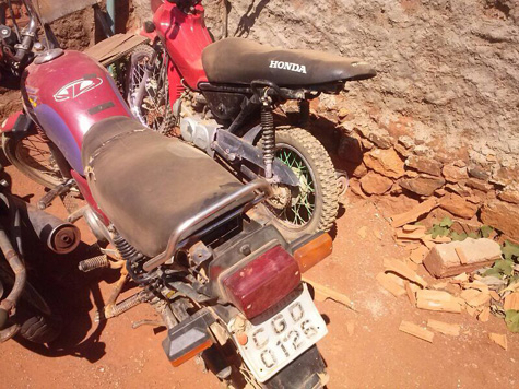 Riacho de Santana: Policiais recuperam moto roubada