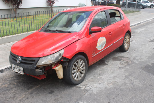 Carro que presta serviços para a prefeitura de Rio do Antônio é flagrado em estado precário