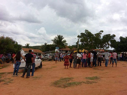 Rio do Antônio: Três pessoas da mesma família são enterradas e comoção marca despedida