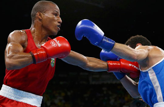 Baiano Robson Conceição fatura 1º ouro do boxe na história