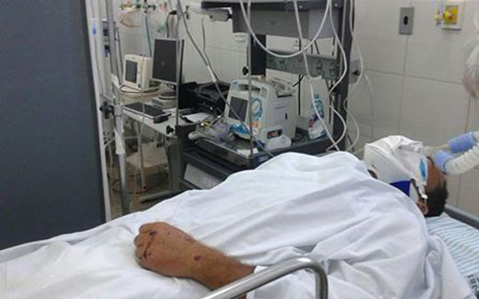 Correndo risco de morte, homem internado no hospital de Brumado aguarda vaga em UTI