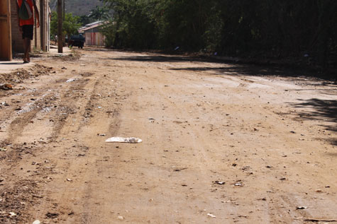 Brumado: Prefeitura desbloqueia caminho da Cascaeira e promete pavimentação asfáltica