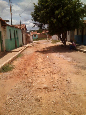Brumado: Moradores cobram pavimentação na Domingos Medrado