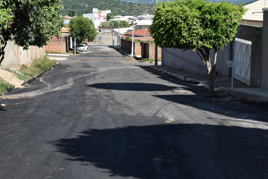 Brumado: Moradores da Rua Maria das Graças reclamam de falta de água