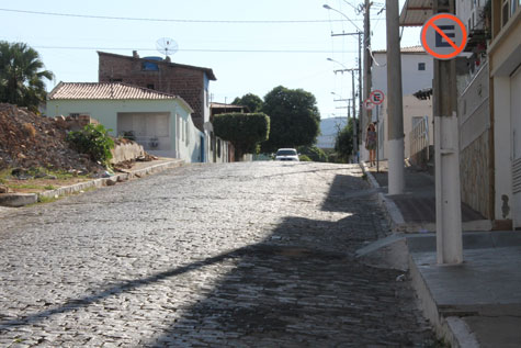 Brumado: STTU faz mudanças na Tibúrcio Leite e irrita motorista com multa