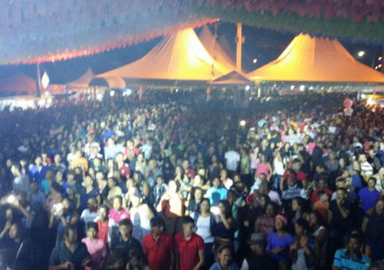 Mais de 12 mil pessoas curtiram o show de Batista Lima no São João em Tanhaçu