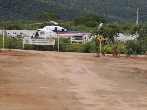 Brumado: Seguranças do governador descem de helicóptero no canteiro de obras da Fiol