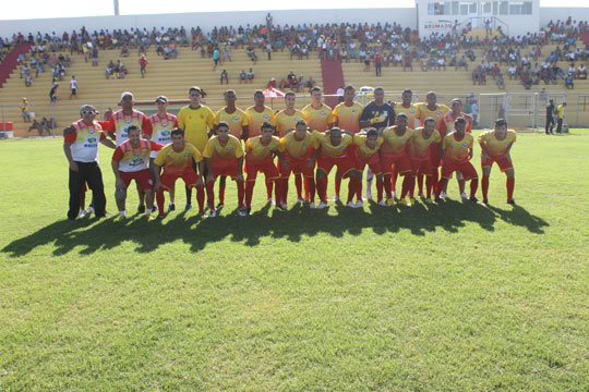 Lauro de Freitas goleia Brumado em partida válida pelo intermunicipal de futebol