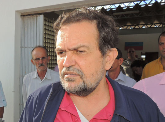 Walter Pinheiro confirma voto contra impeachment, mas considera governo muito ruim