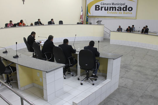 Brumado: Vereadores debatem concurso da câmara em primeira sessão pós-carnaval