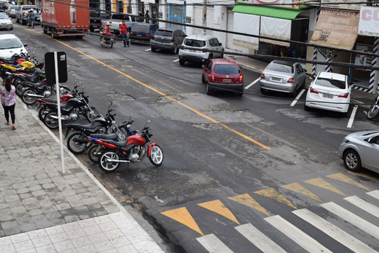 Brumado: CDL agradece por estacionamento em ângulo, mas SMTT reprova sinalização