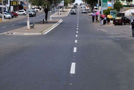 Com arrecadação de multas de trânsito, prefeitura faz sinalização horizontal no centro de Brumado