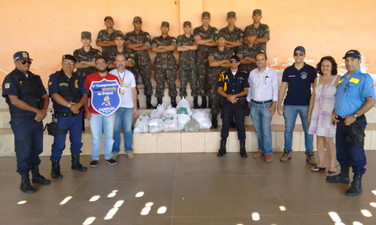 Apae de Brumado recebe doação de alimentos adquiridos no I Torneio de Futsal da SMTT