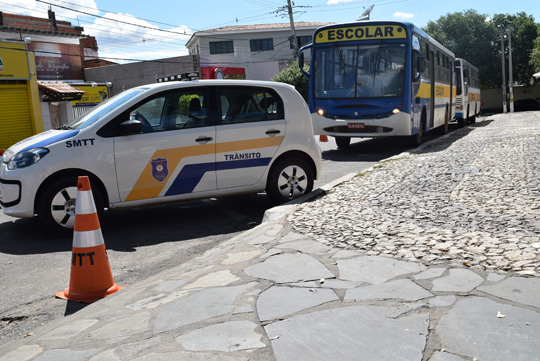 SMTT retoma vistoria no transporte escolar de Brumado