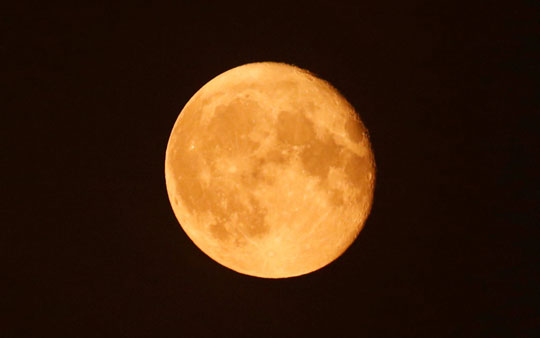 Maior Superlua em quase 70 anos vai iluminar o céu hoje