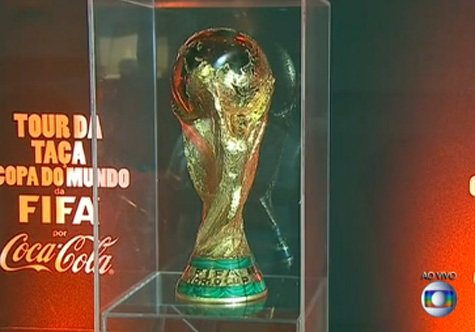 Taça da Copa chega ao Brasil e inicia tour por todas as capitais do país