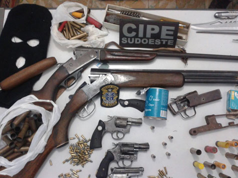 Tanhaçu: Polícia prende homem que realizava manutenção de armas de fogo