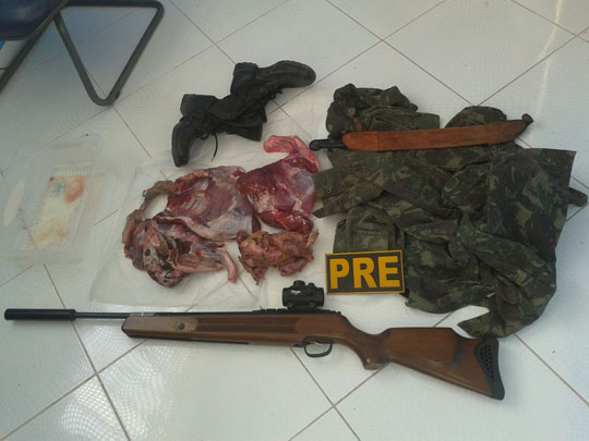 Polícia Rodoviária Estadual prende caçadores na cidade de Tanhaçu