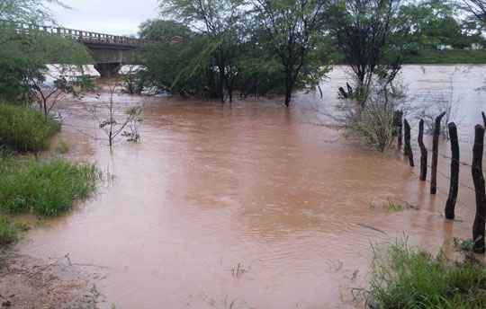 Com fortes chuvas, prefeitura de Tanhaçu suspende Operação Pipa
