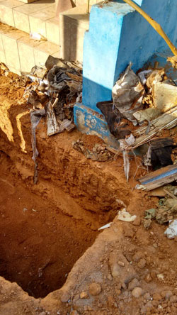 Tanhaçu: Ossadas são desenterradas para novos sepultamentos no cemitério de Sussuarana