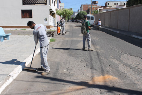 Brumado: Setor de infraestrutura fará recapeamento asfáltico em doze ruas da cidade