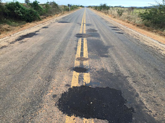 Ao executar obra de responsabilidade do governo da Bahia, prefeito de Caculé provoca Rui Costa