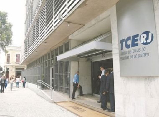 Conselheiros do TCE-TJ são presos em Operação da Polícia Federal