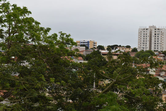 Verão começa com tempo nublado e possibilidade de pancadas de chuva em Brumado