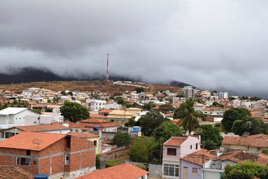 Semana começa com baixa temperatura e previsão de mais chuvas em Brumado