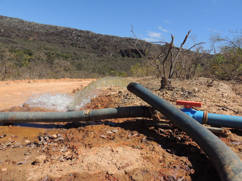 Licínio de Almeida: Empresa terceirizada da Bahia Mineração está sendo acusada de desperdiçar água