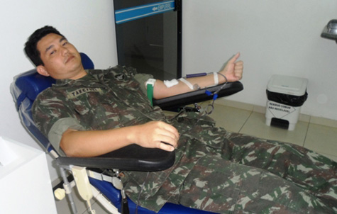 Tiro de Guerra de Brumado doa sangue no Serviço de Hemoterapia do Sudoeste 