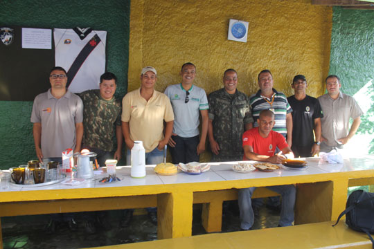 Tiro de Guerra homenageia imprensa brumadense com café da manhã