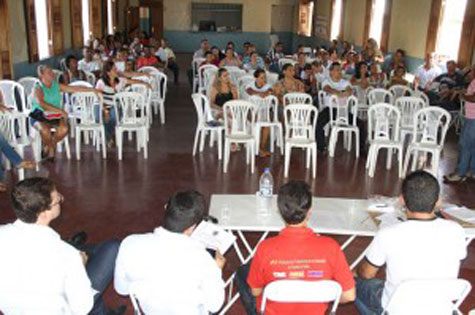 Trabalhadores em educação paralisam atividades em Livramento de Nossa Senhora