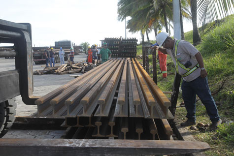 Ilhéus: Primeiros trilhos da Ferrovia Oeste-Leste chegam ao Porto